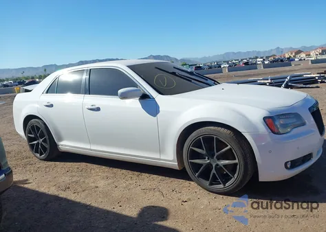 2014 Chrysler 300 300S из США, поврежденный, VIN 2C3CCABT8EH100940